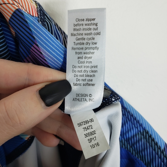 Athleta Multicolor Electric Geo Sonar Mesh Panel Capri Cropped Leggings XS - Picture 11 of 11